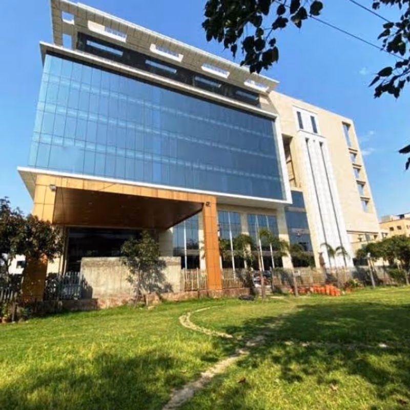 C24 C Block Phase 2 Industrial Area Sector 62, Noida - Image 4