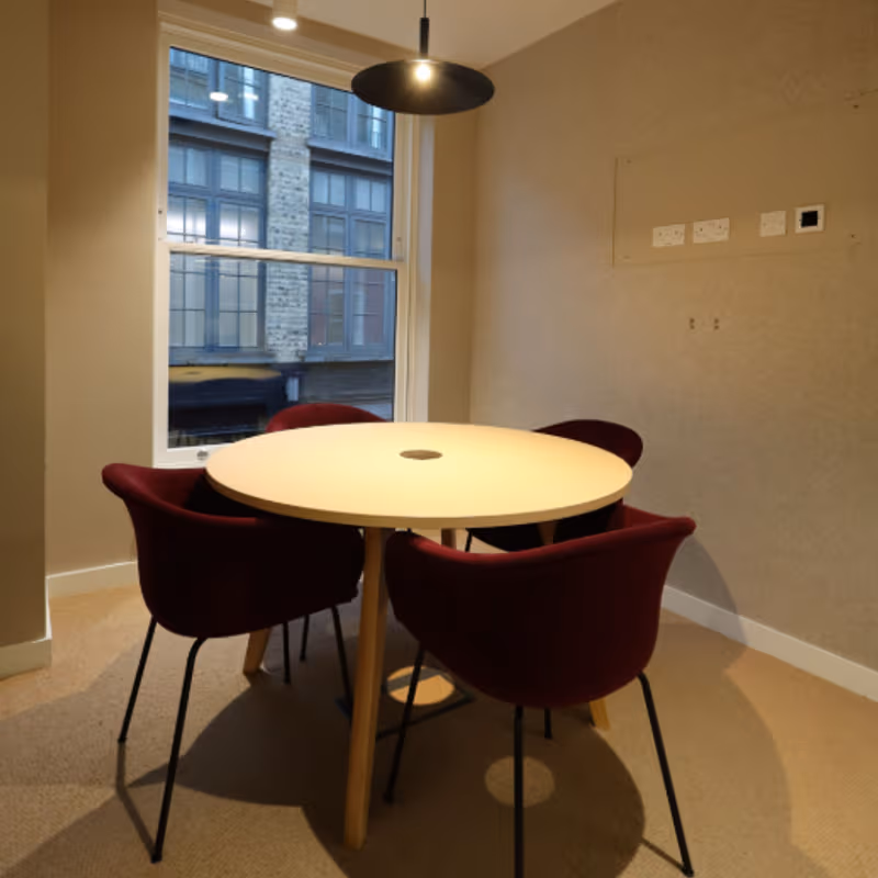 3 Kingly Court Carnaby, London - Image 3
