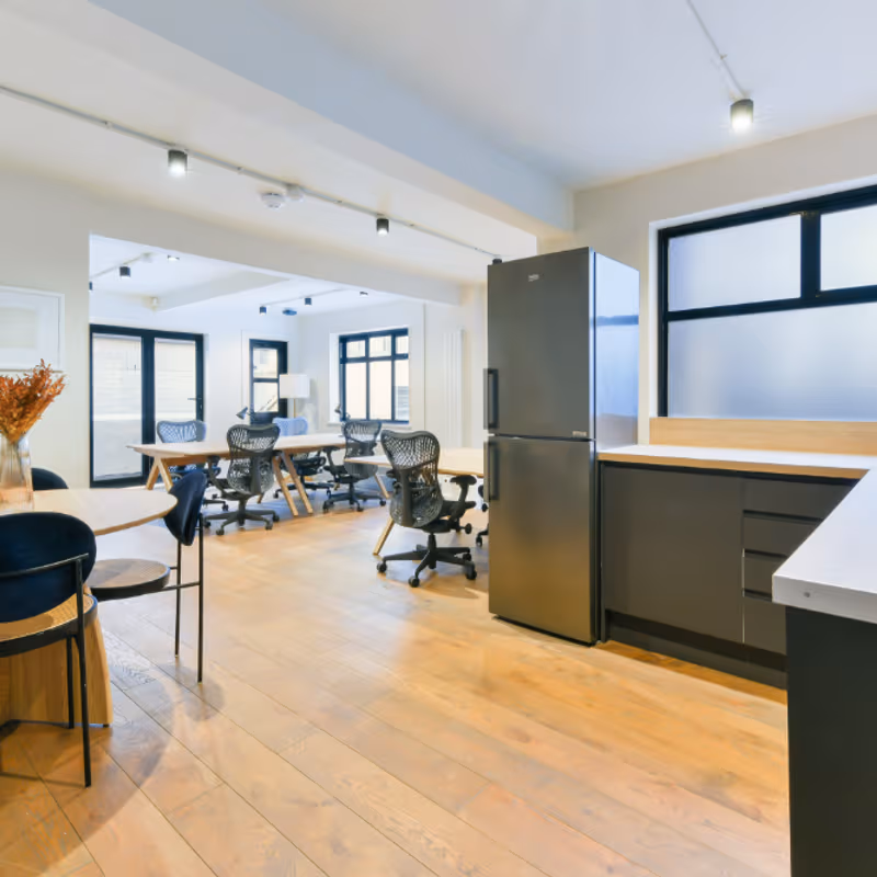 12 D'arblay St, London - Image 2