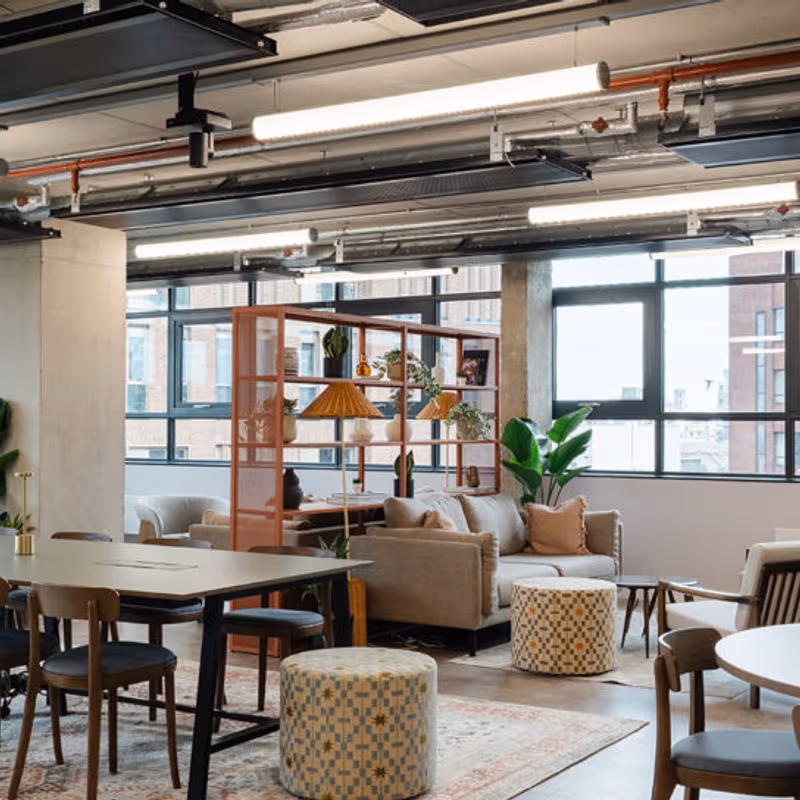 61 Whitechapel High St, London - Image 2