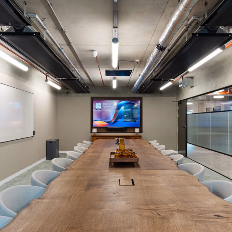 61 Whitechapel High St, London - Image 4