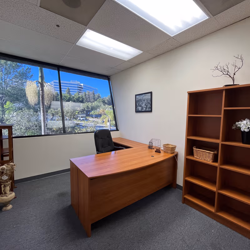 5703 Oberlin Drive, San Diego - Image 2