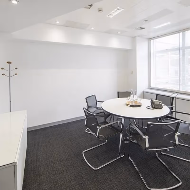 33 Cavendish Square, London - Image 2