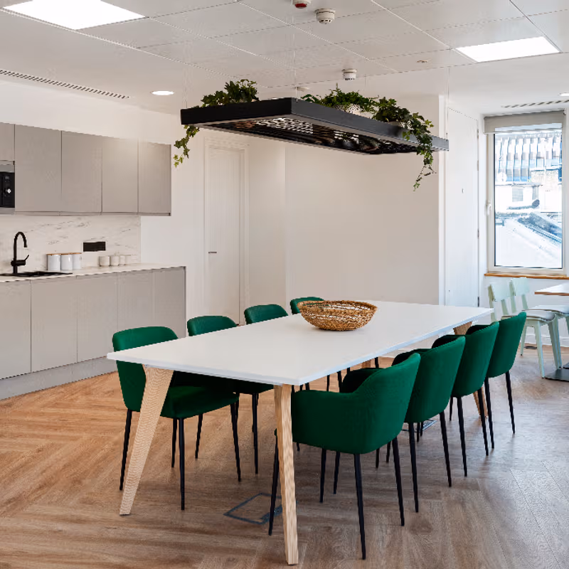 39 Charing Cross Road, London - Image 4
