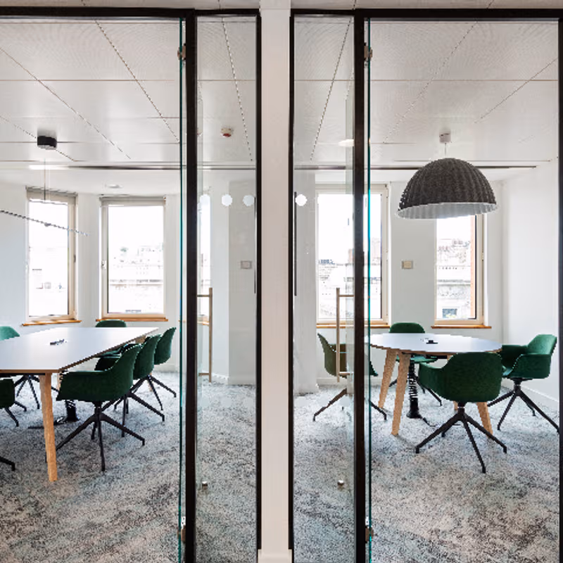 39 Charing Cross Road, London - Image 3