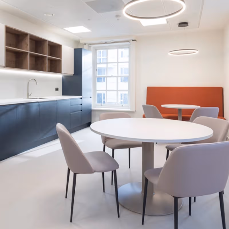 42 Trinity Square, London - Image 2