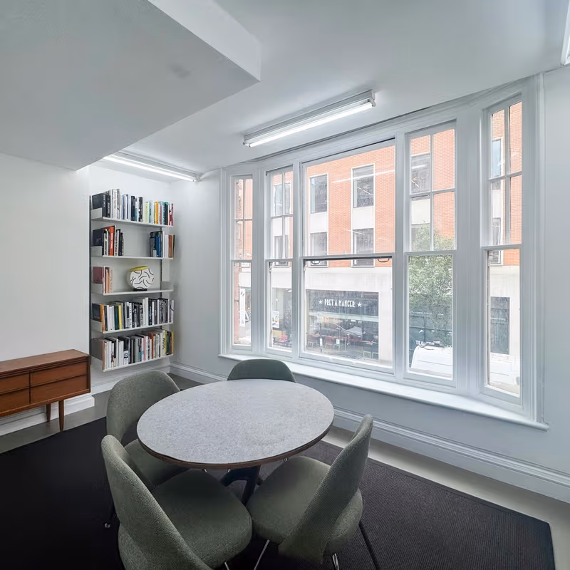 37 Eastcastle Street, Fitzrovia - Image 1