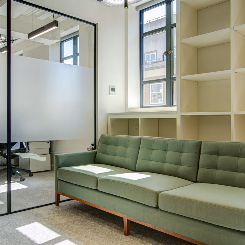 54 Brook's Mews, London - Image 2