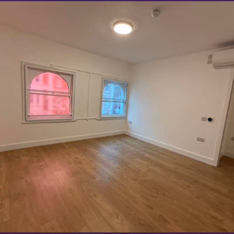 33 Poland St, Soho - Image 2