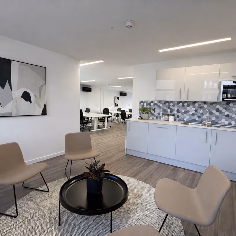 81 Southwark St, London - Image 3