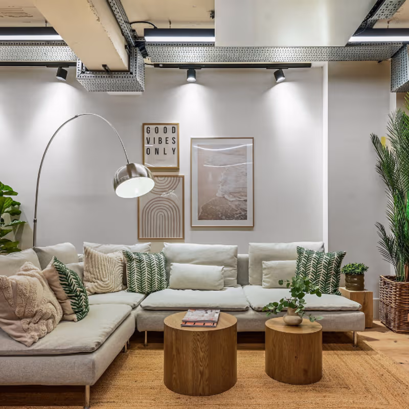 16 Mortimer St, London - Image 4