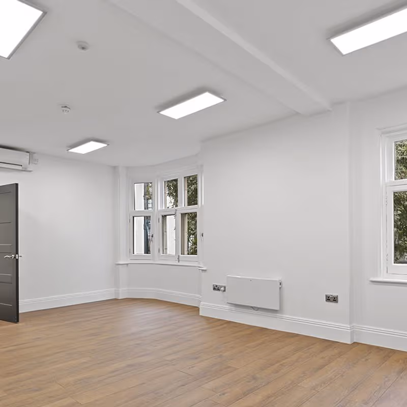 94 Kensington High Street, London - Image 2