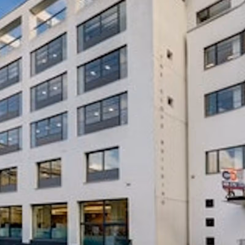 4 Maguire Street, London - Image 6