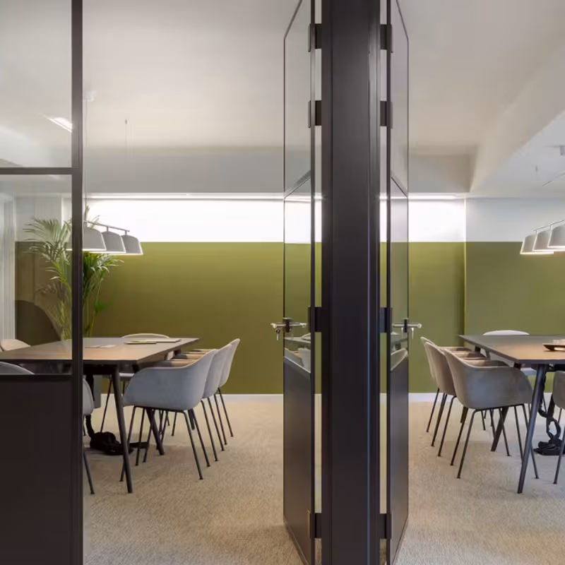 4 Maguire Street, London - Image 2