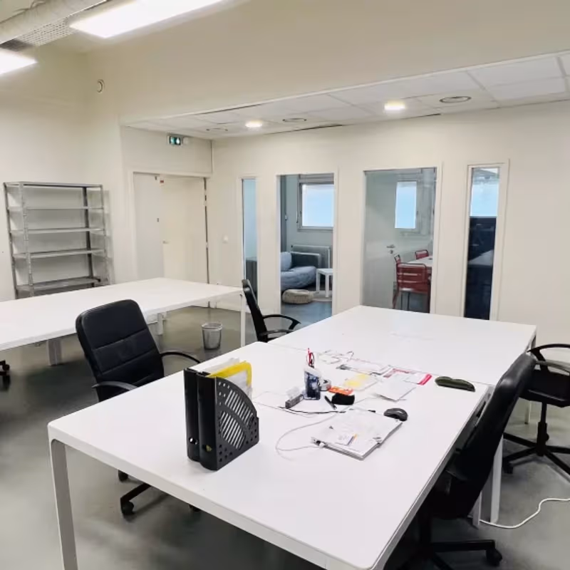 21 Rue M édéric, Clichy - Image 2