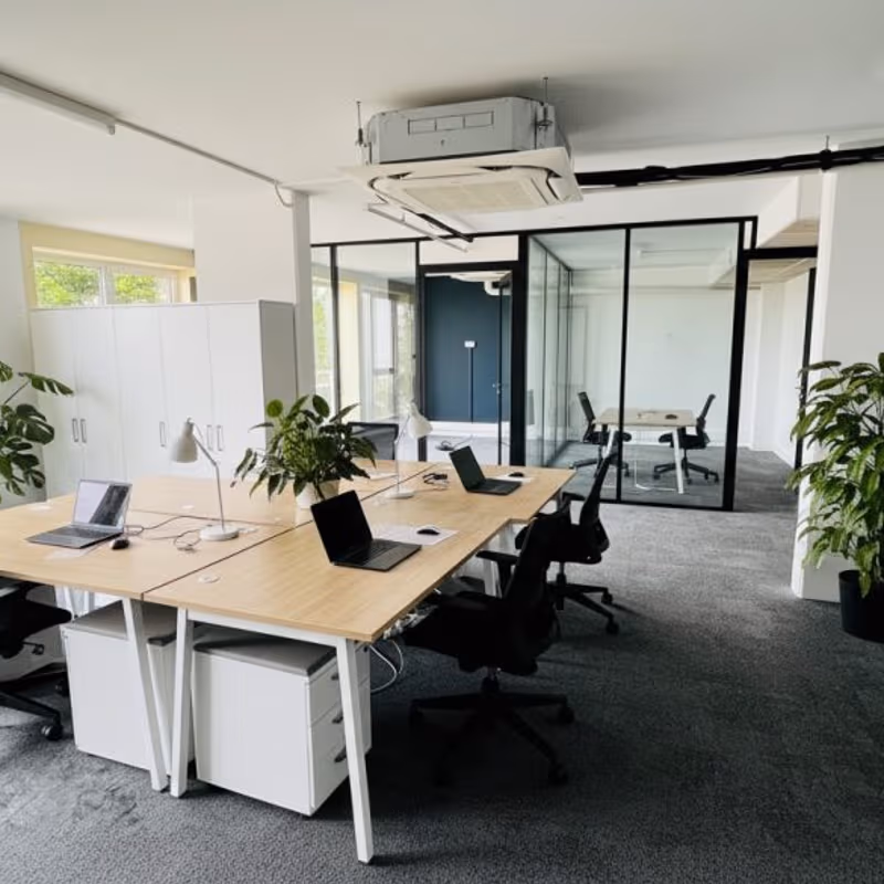 77 Rue Jean Bleuzen, Vanves - Image 1