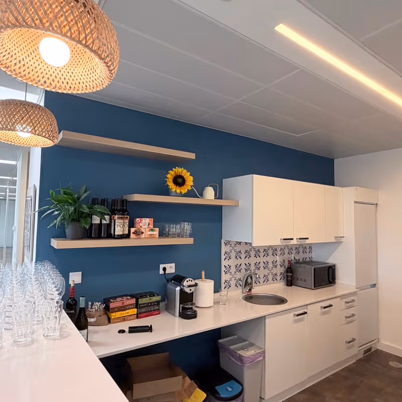 8 Rua Soeiro Pereira Gomes, Lisboa - Image 9