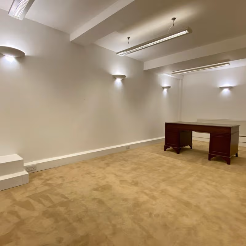 24 Grosvenor Gardens, Victoria - Image 1