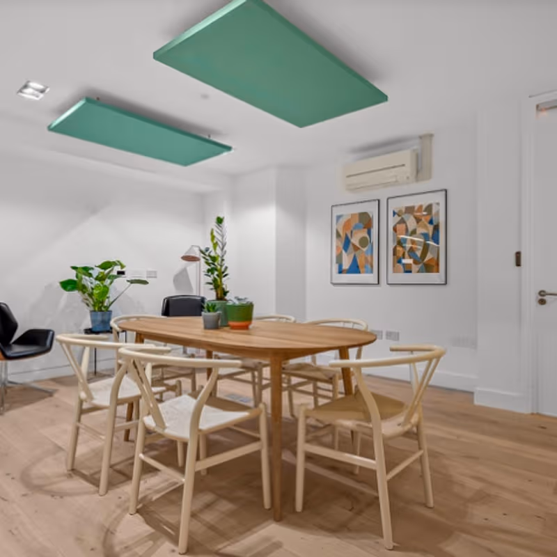 6 Brownlow Mews Bloomsbury, London - Image 3