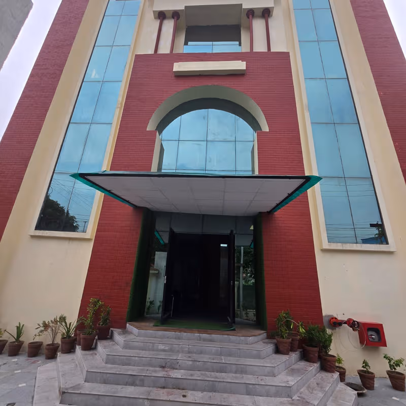 C30 C Block Sector 63, Noida - Image 12