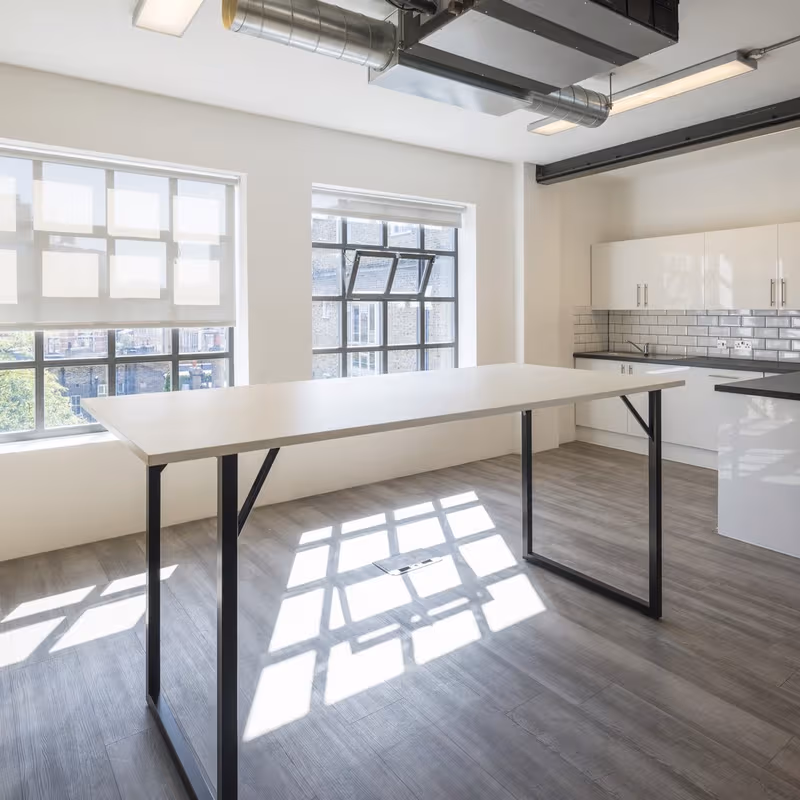 8 Shepherdess Walk, Greater London - Image 10