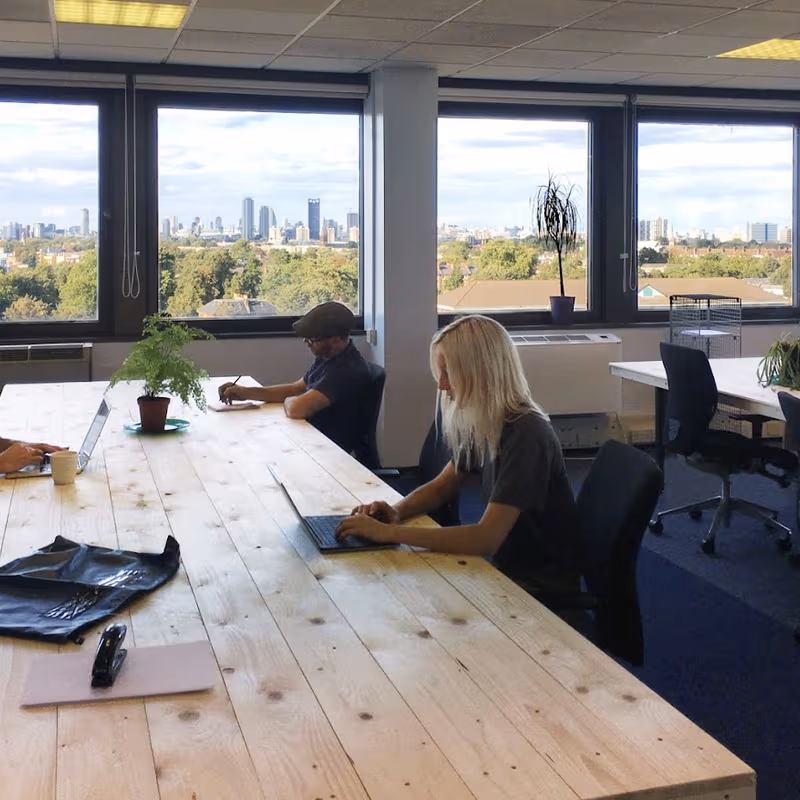 6 Canterbury Crescent, Brixton - Image 2