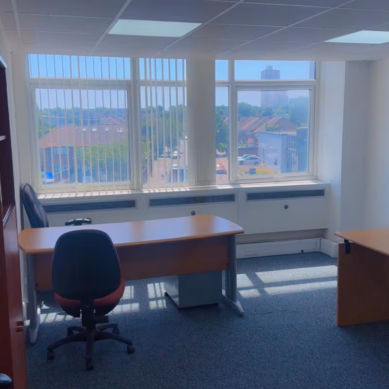 60 North Circular Road, Park Royal - Image 38