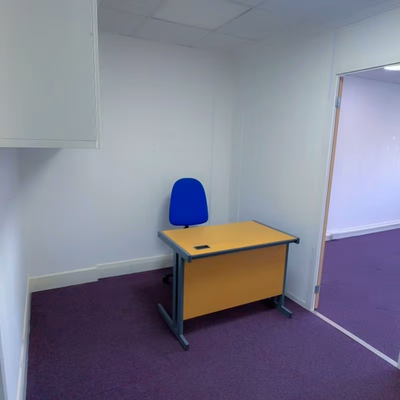 60 North Circular Road, Park Royal - Image 29