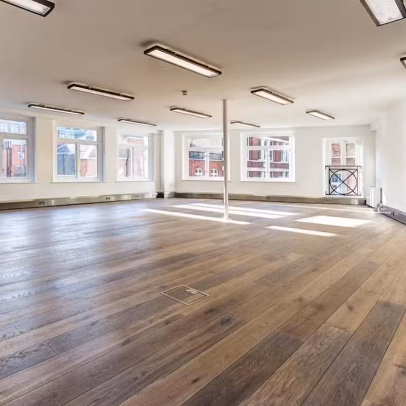 21 Tower Street, Greater London - Image 5