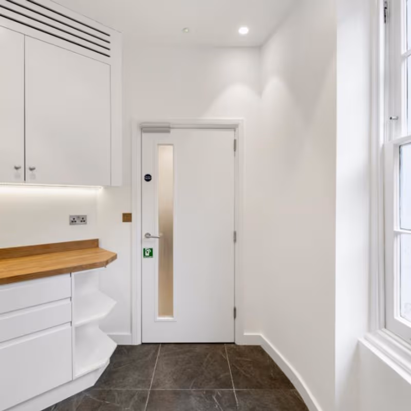 18 Albemarle Street, Greater London - Image 5