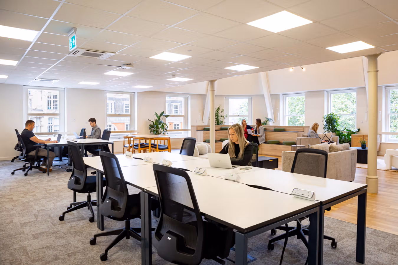 7 Reasons to Choose Office Space Near Transport Hubs