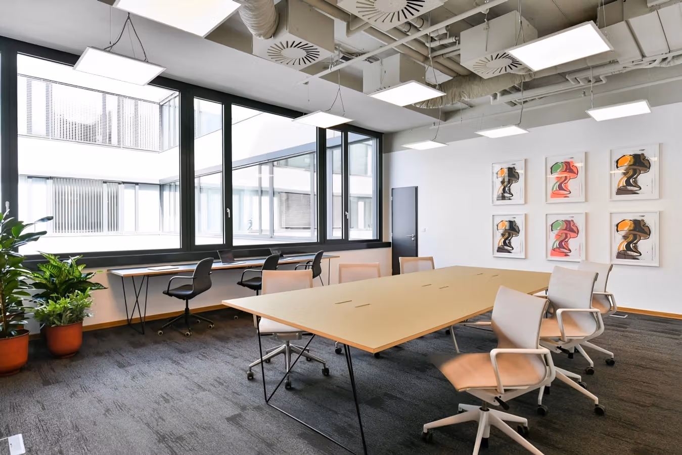 Flexible Office Spaces vs. Traditional Leases in Australia
