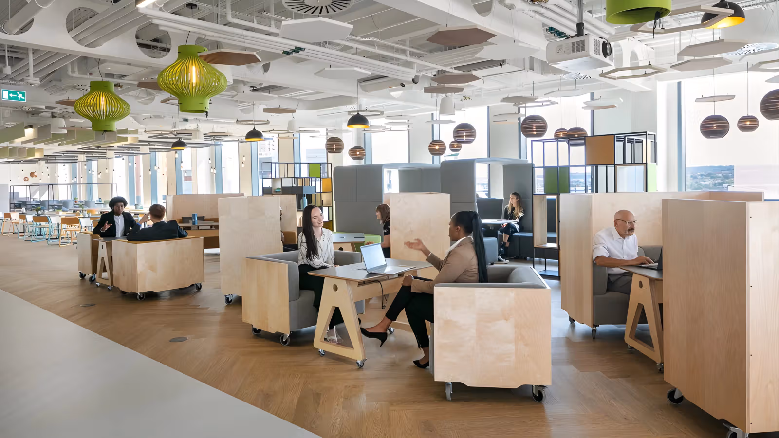 How Flexible Offices Empower Hybrid Work and Boost Productivity?