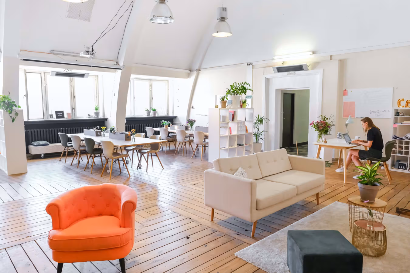 Shared Office Vs. Coworking: The Difference