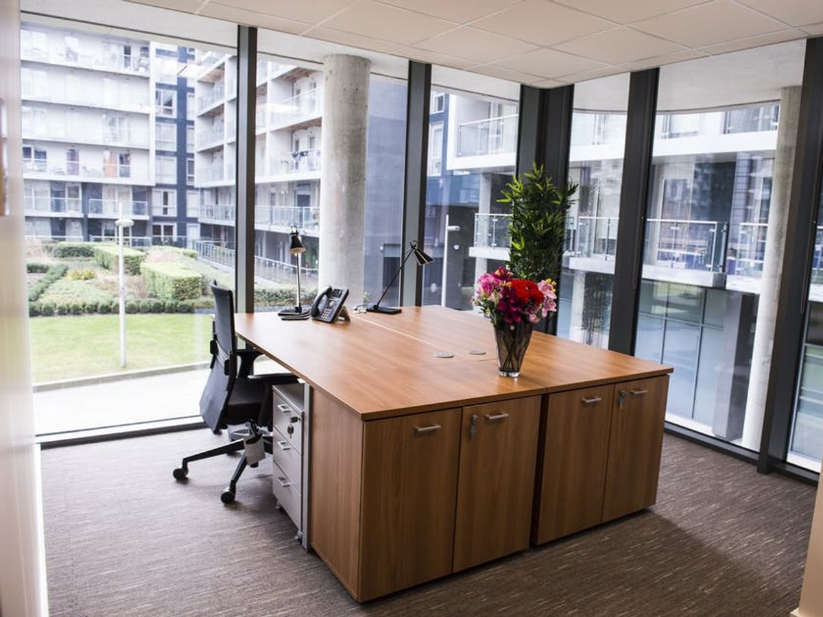 Cec workspace interior