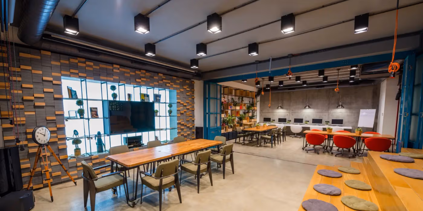Hidden Costs of Traditional Office Leases and How Flexible Offices Save Money