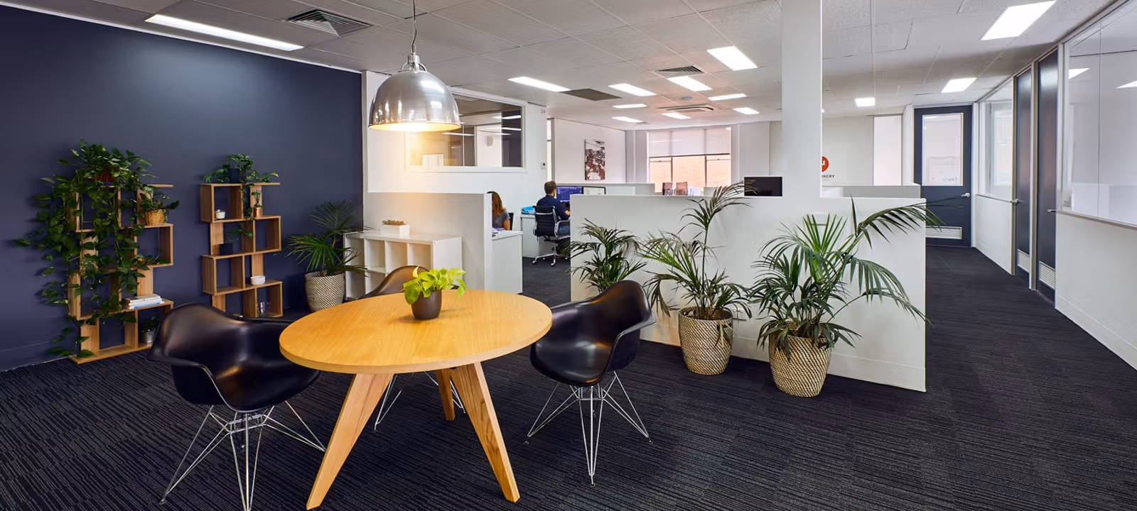 https://dr3h7ptpe31k5.cloudfront.net/Assets/images/1076/Coworking-Space-VIC-Elsternwick-6-Riddell-Parade-1024018.jpg