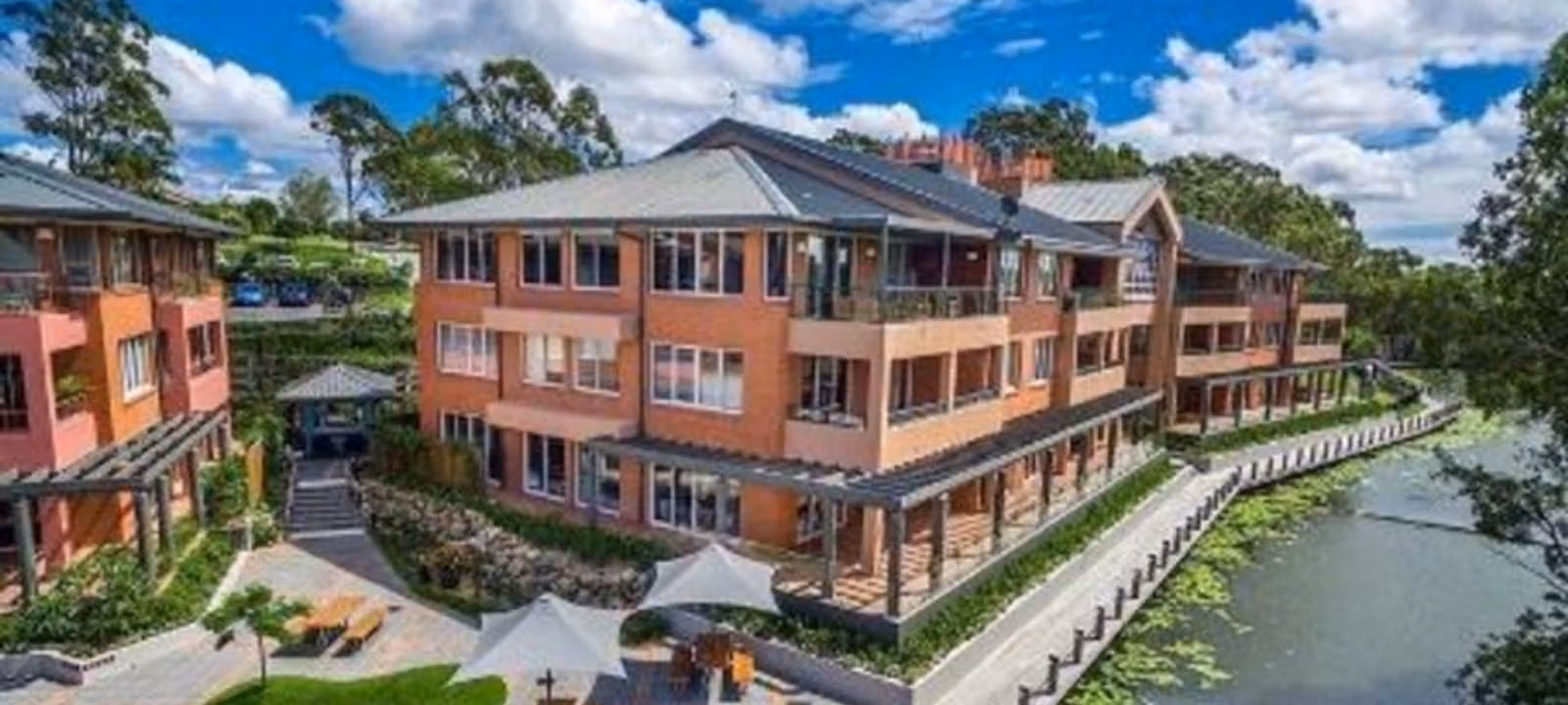 Lakehouse Corporate Space - Image 1