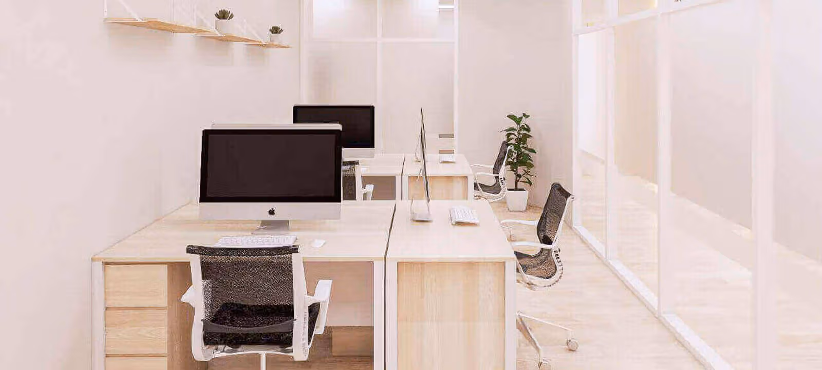 Chit Lom Alley Ploenchit Road, Pathum Wan - Image 1