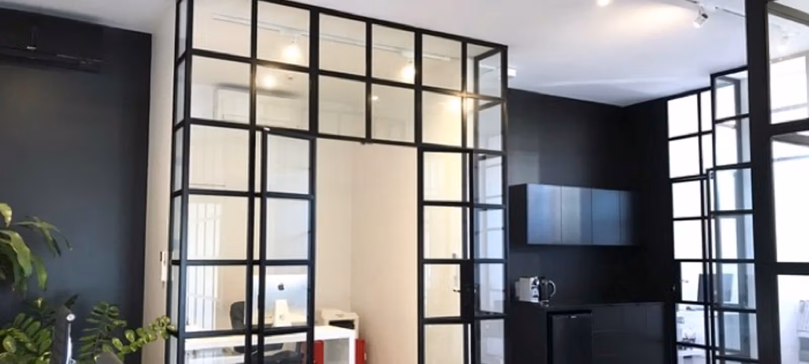 33 Thornton Street, Surfers Paradise - Image 1