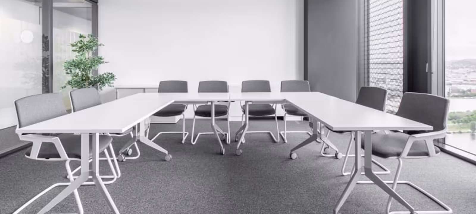 Donau-city-strasse 7, Vienna - Image 1