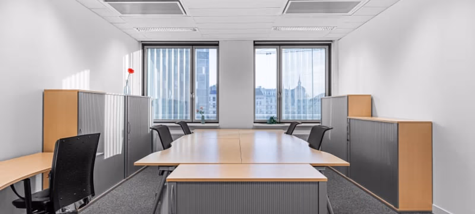 Europaplatz 2/1/2 Regus Westbahnhof Bahnhofcity Wien West, Wien - Image 1