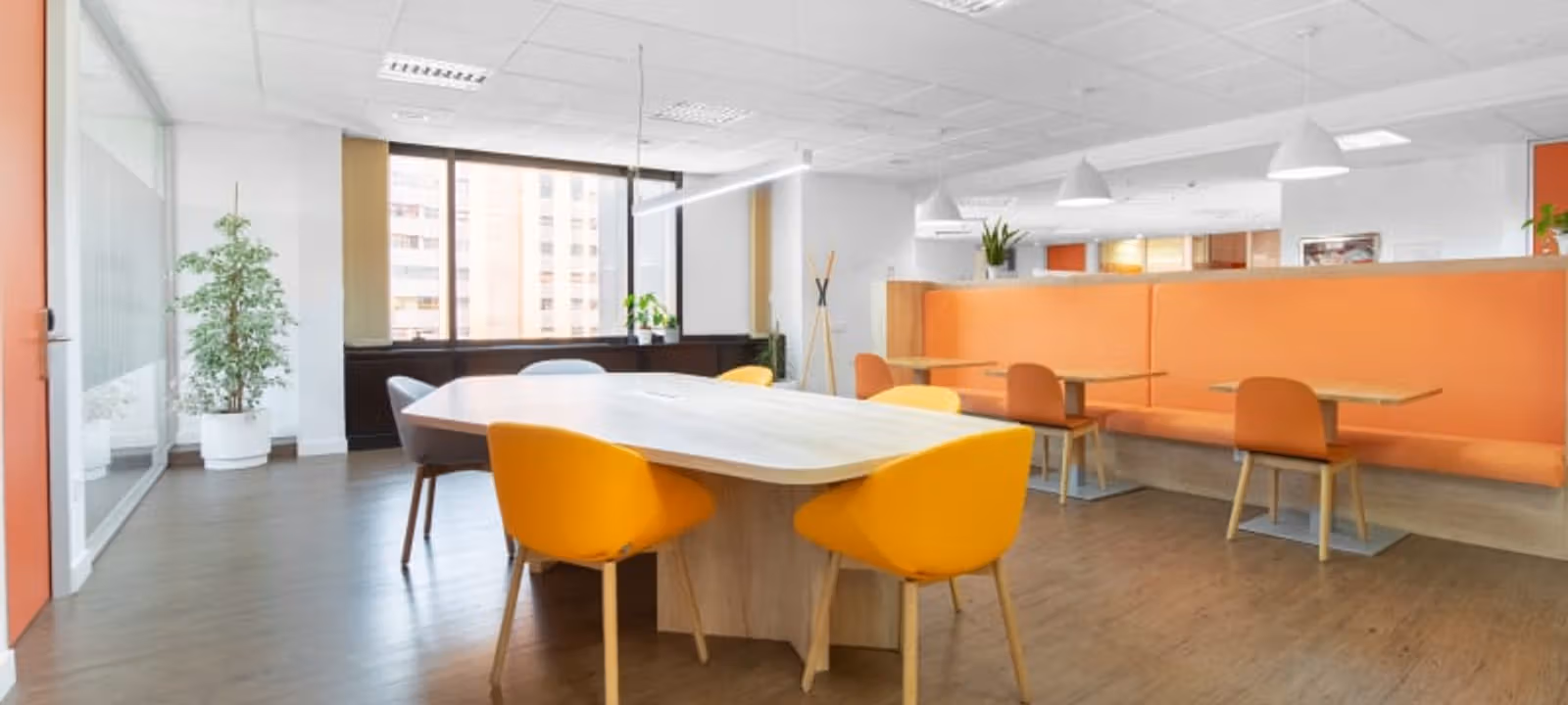 30 Avenida De Aragon, Valencia - Image 1