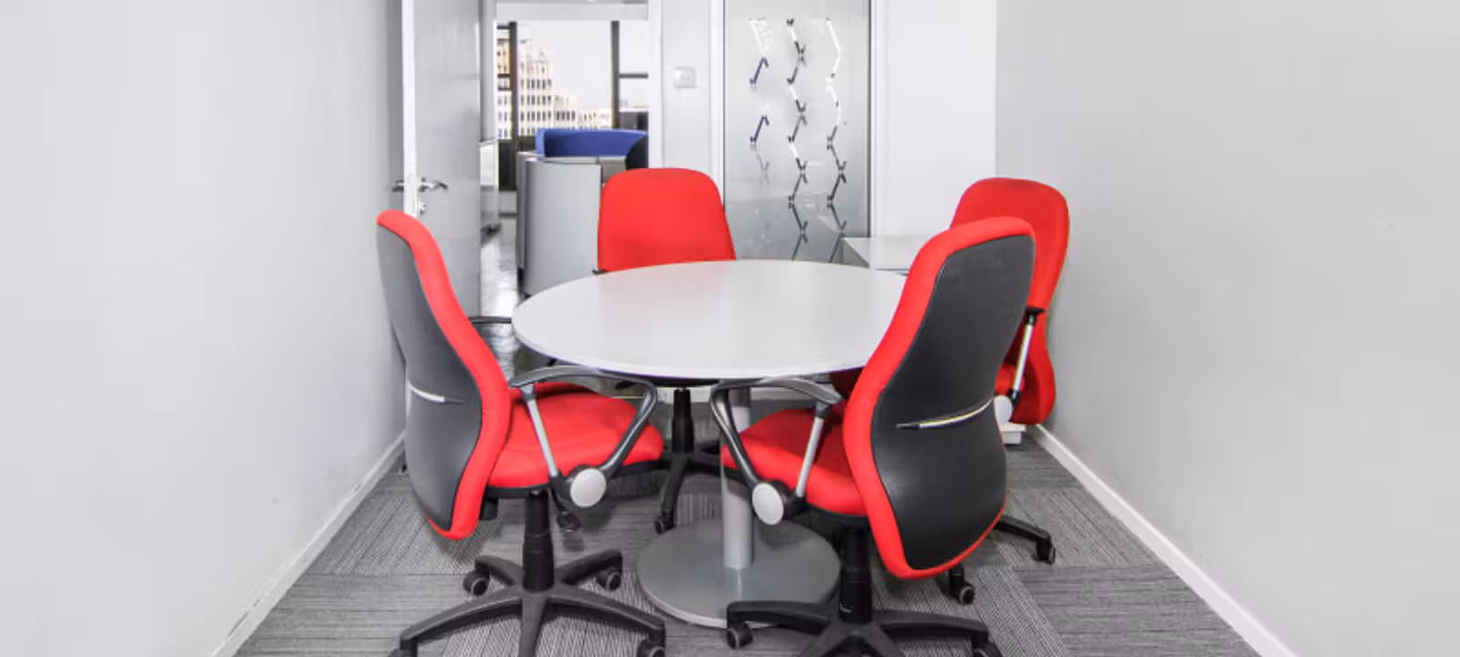 Kenyatta Avenue, Nairobi - Image 1