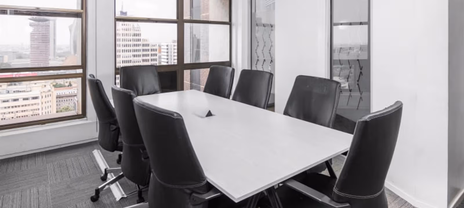 Kenyatta Avenue, Nairobi - Image 1