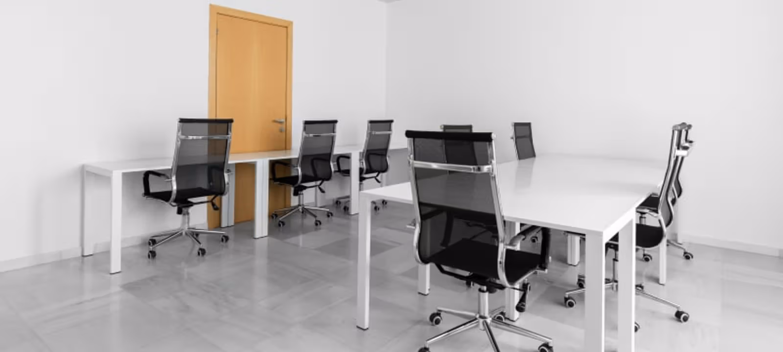 58 Avenida Cortes Valencianas, Valencia - Image 1