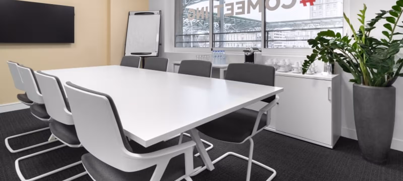 47 Place Alphonse Fiquet, Amiens - Image 1