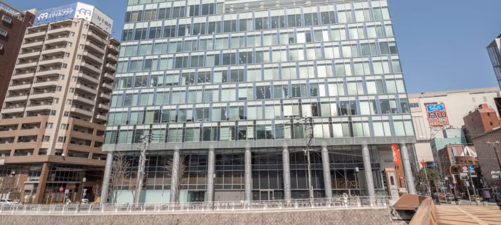 Aqua Hakata Building - Image 1