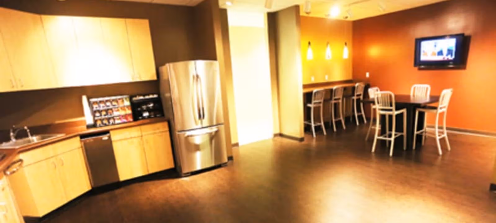 1661 International Drive, Memphis - Image 1