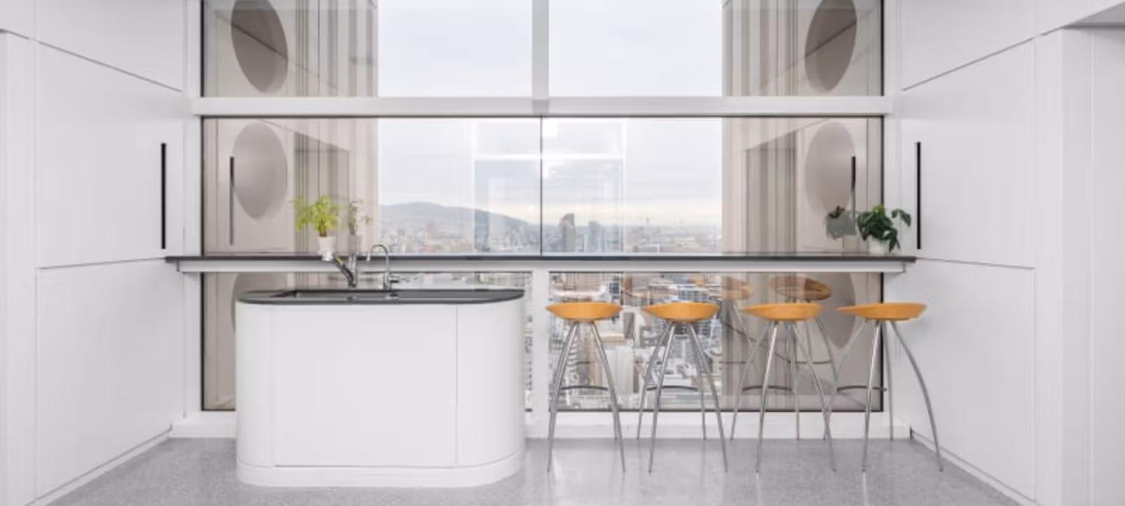 Kobe Kokusai Hall - Image 1